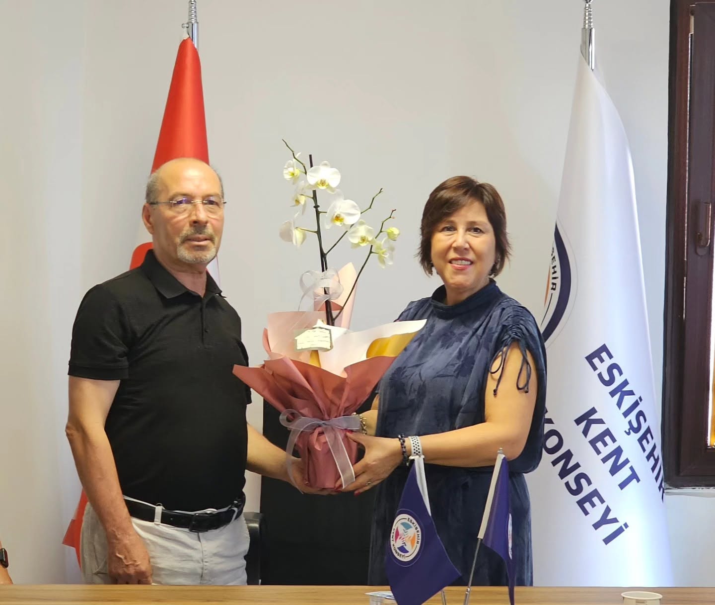 ESKİŞEHİR KENT KONSEYİ KÜLTÜR SANAT ÇALIŞMA GRUBU ESKİŞEHİR KENT KONSEYİ BAŞKANI İNCİ ÜLÜĞ’Ü MAKAMINDA ZİYARET ETTİ.